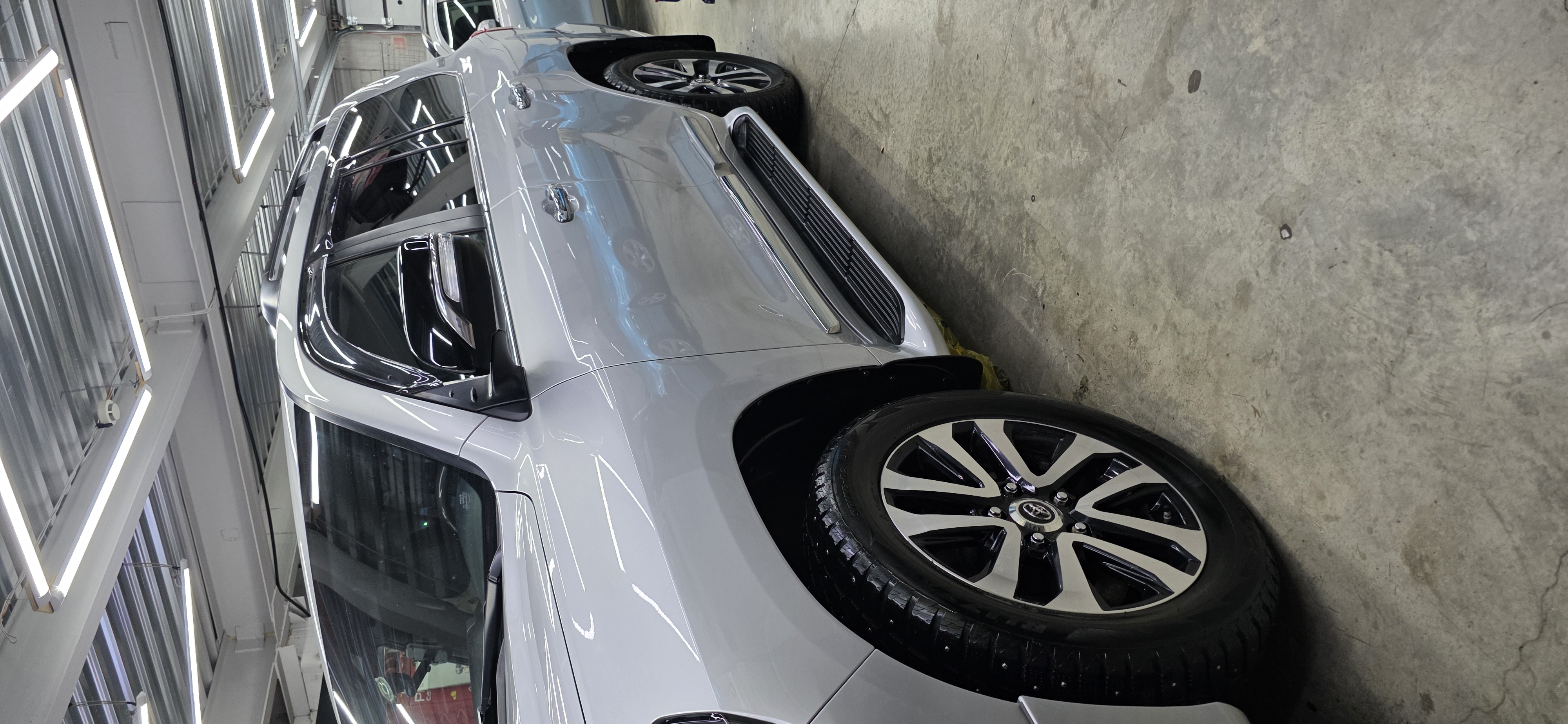 Toyota LC 200 полировка+керамика - работа 8