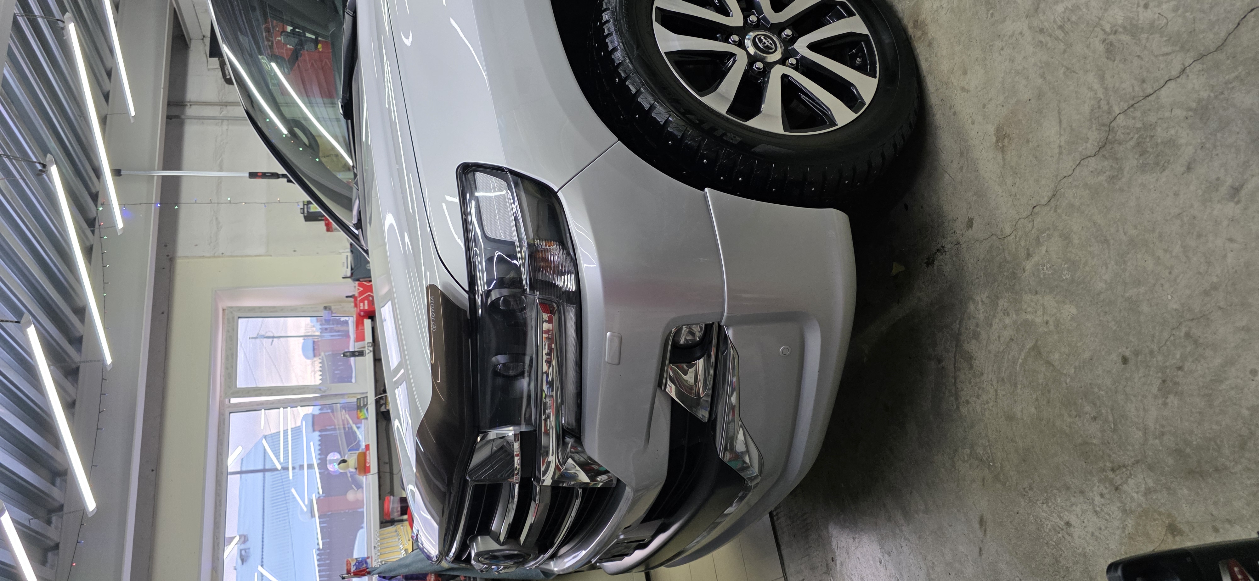 Toyota LC 200 полировка+керамика - работа 9