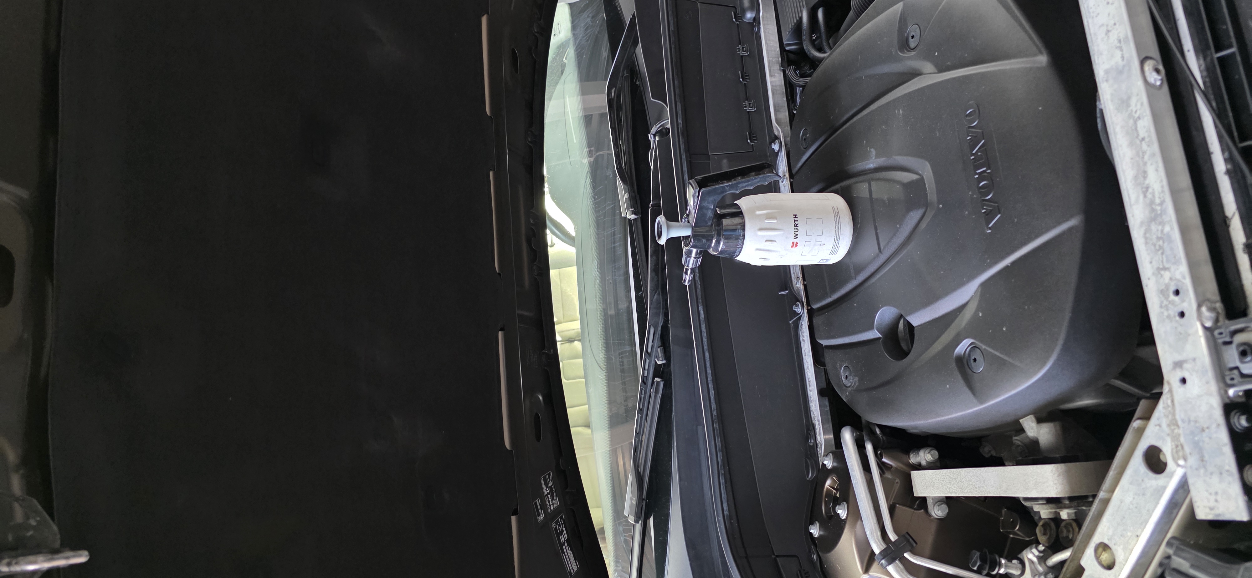 Химчистка и полировка Volvo XC 90 до и после - работа 6