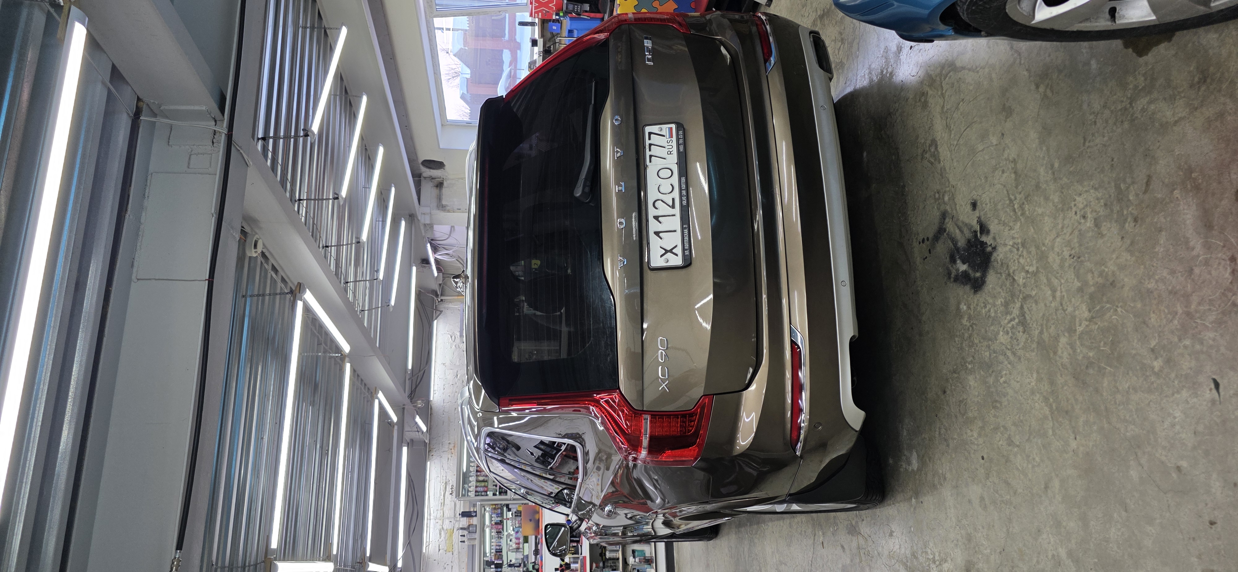 Химчистка и полировка Volvo XC 90 до и после - работа 13