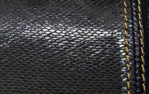 Перетяжка торпедо кожей - работа 5