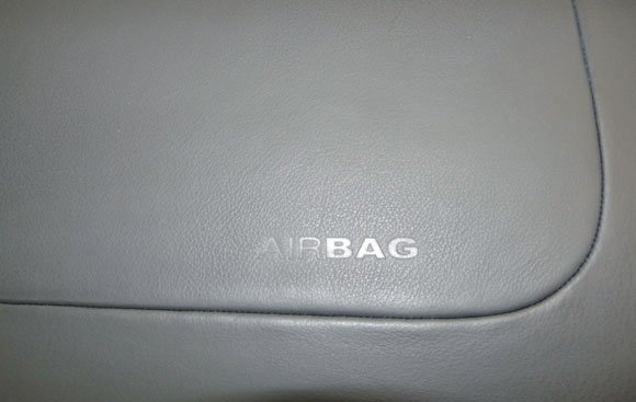 Перетяжка торпедо кожей