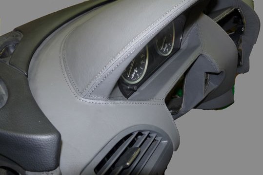 Перетяжка торпедо кожей - работа 28